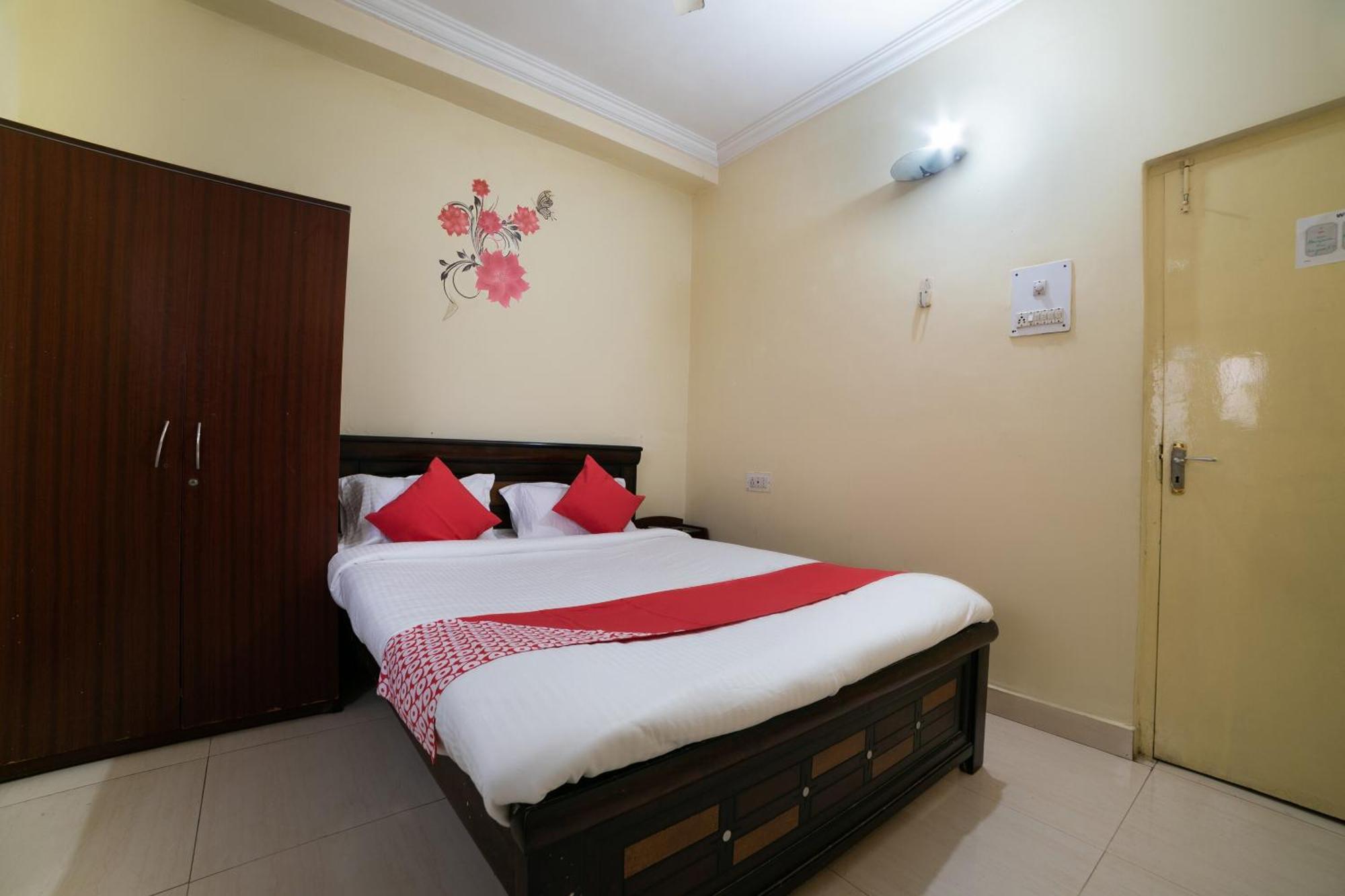Oyo Th Guest House Hyderabad Exterior foto