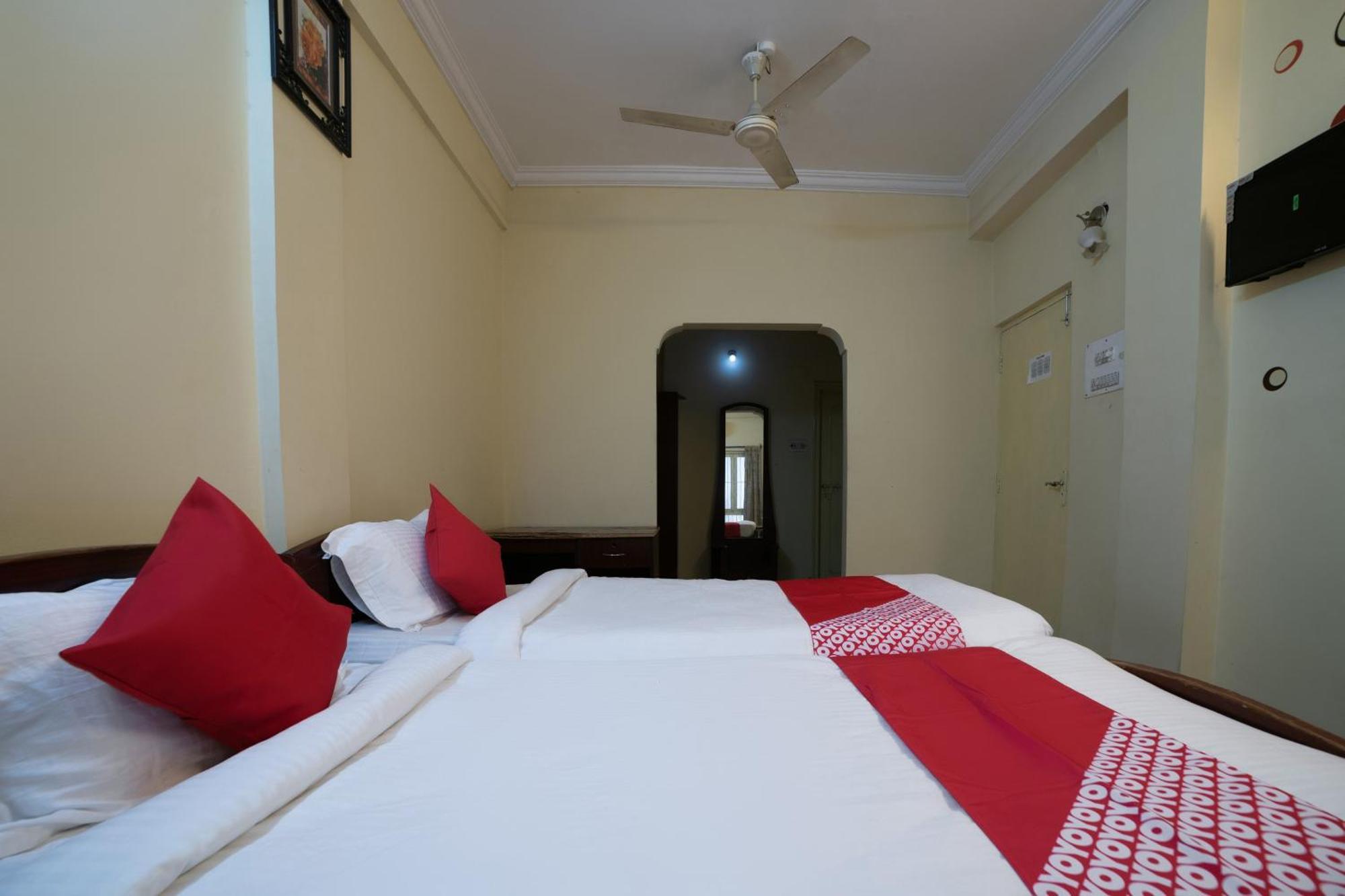 Oyo Th Guest House Hyderabad Exterior foto
