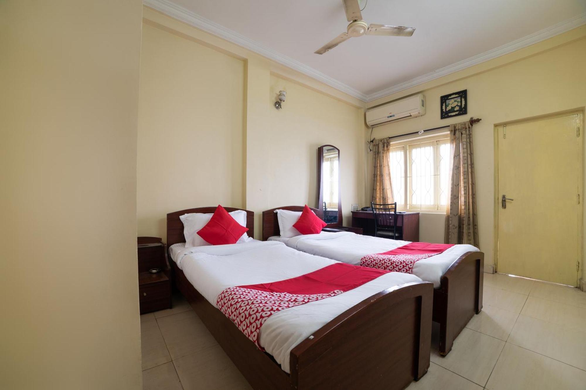Oyo Th Guest House Hyderabad Exterior foto