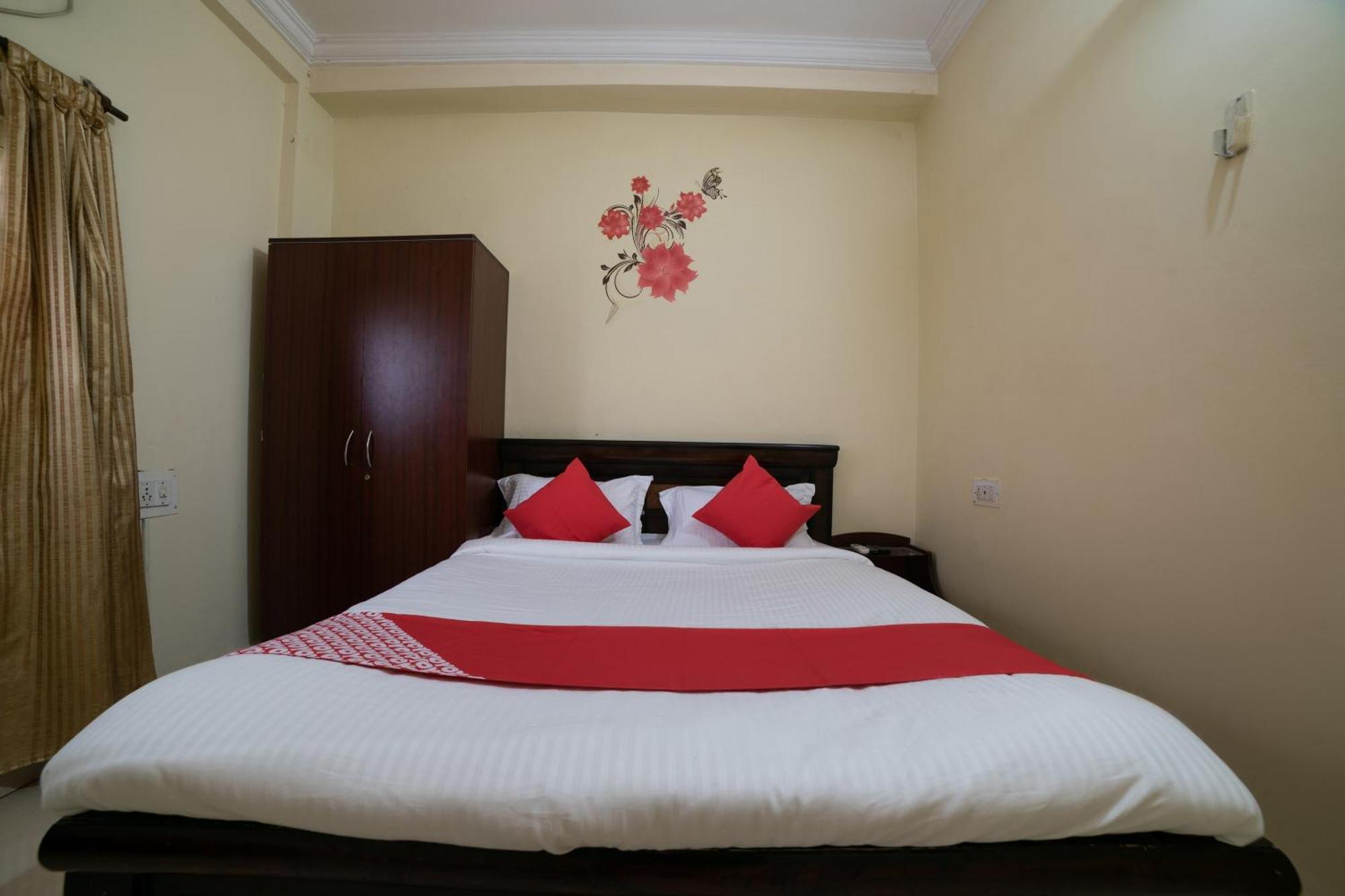 Oyo Th Guest House Hyderabad Exterior foto